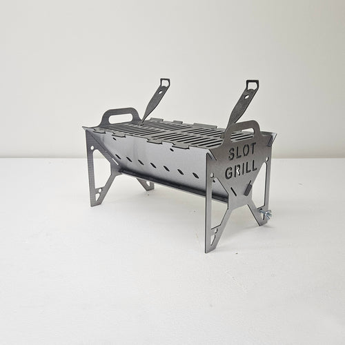 Slot Grill Compact assembled with slotted grill grates