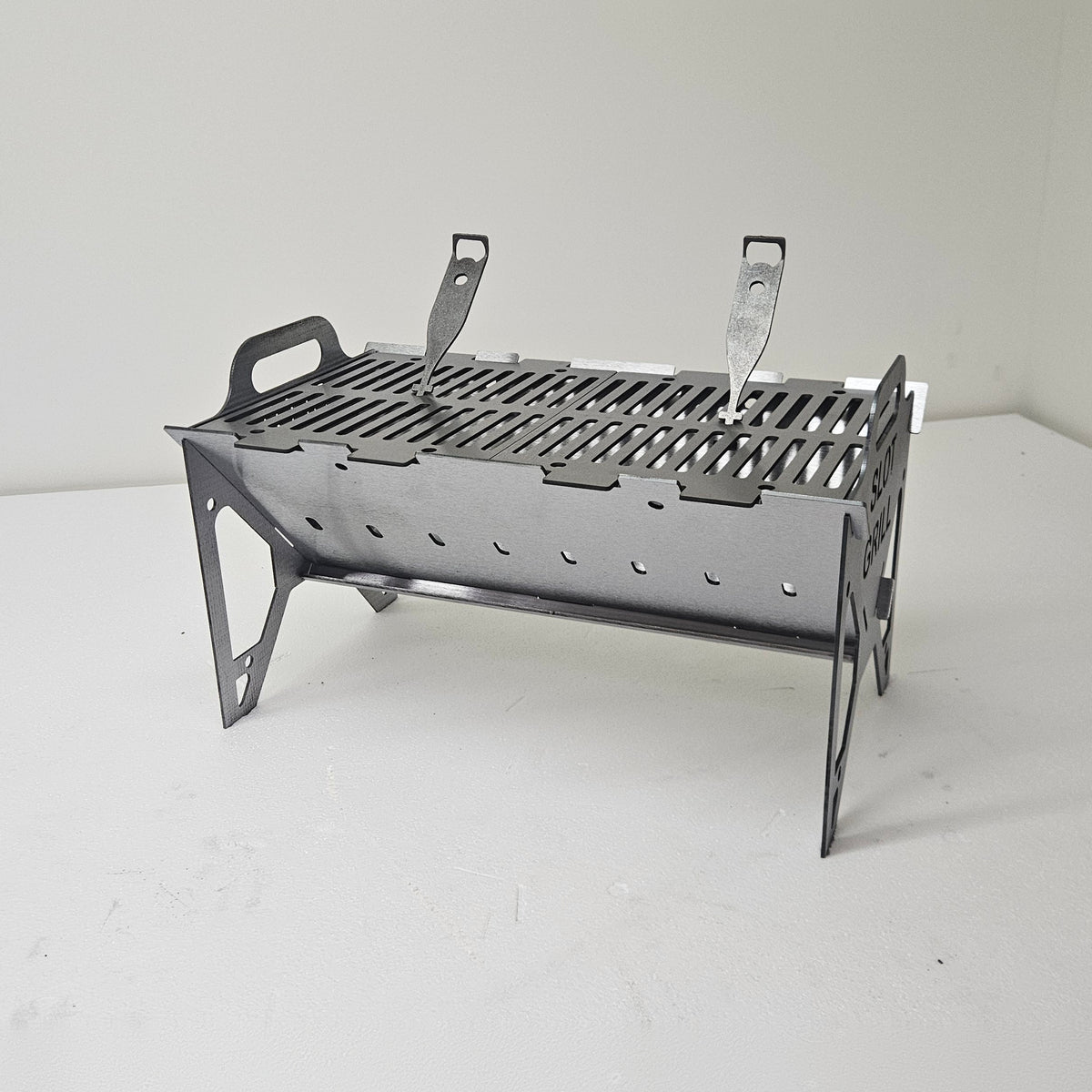 Slot Grill Full Size assembled with slotted grill grates